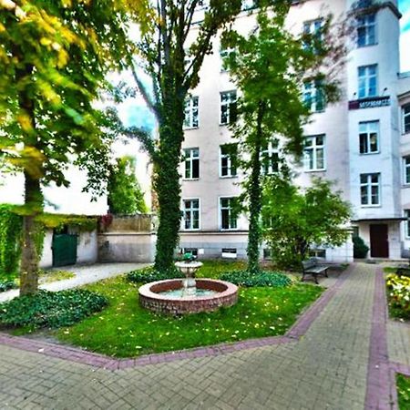 Nathan'S Villa Hostel ワルシャワ エクステリア 写真