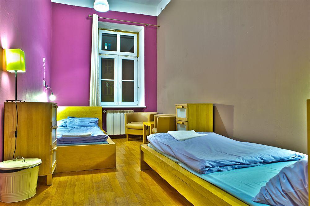 Nathan'S Villa Hostel ワルシャワ エクステリア 写真