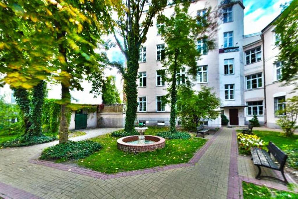 Nathan'S Villa Hostel ワルシャワ エクステリア 写真