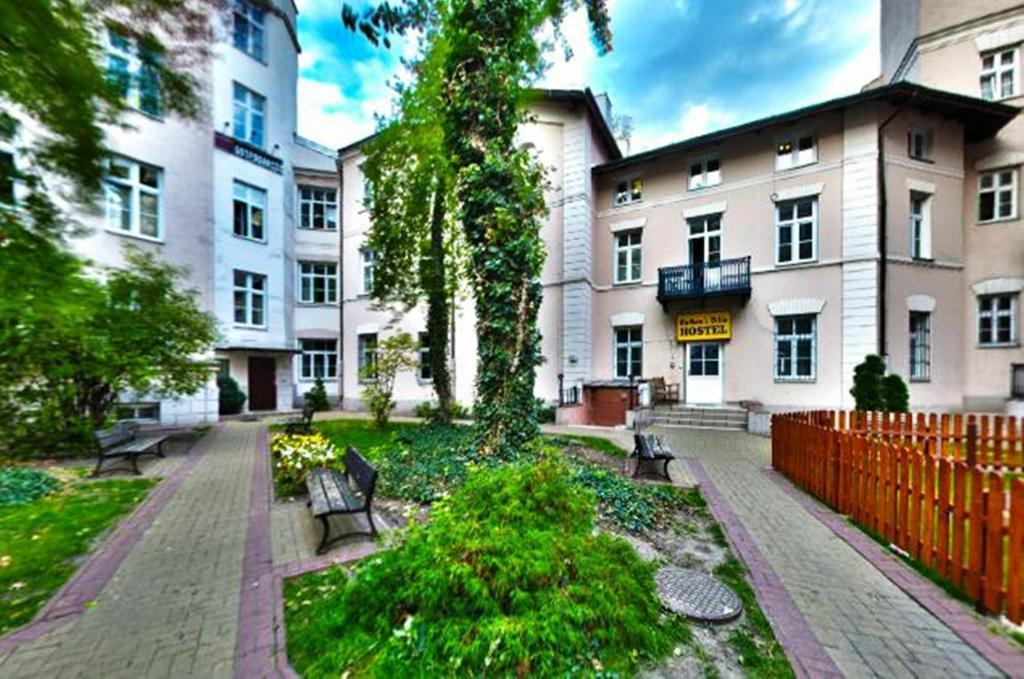Nathan'S Villa Hostel ワルシャワ エクステリア 写真