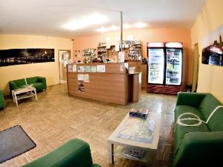 Nathan'S Villa Hostel ワルシャワ エクステリア 写真
